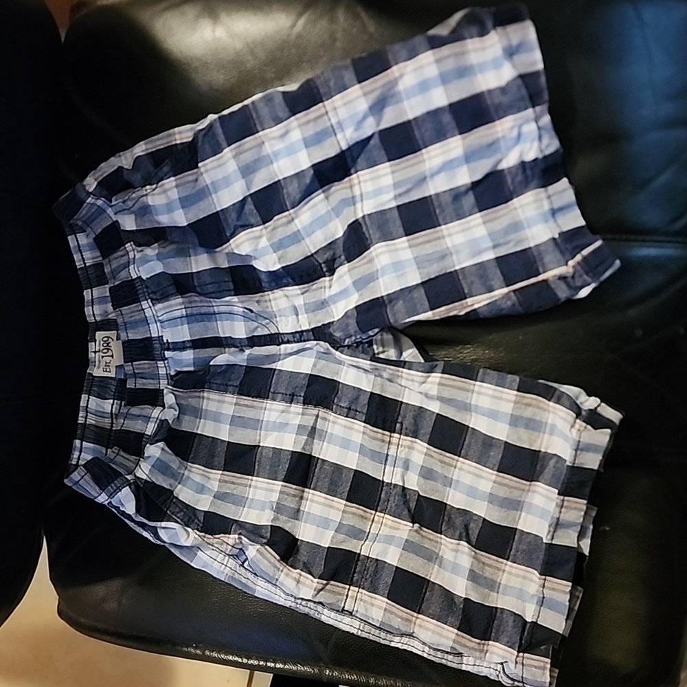 Est 1989 Place Shorts (K91)